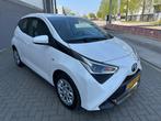 Toyota Aygo 1.0 VVT-i x-play*CAMERA*NAVI*Carplay*AIRCO*APK*N, Voorwielaandrijving, Start-stop-systeem, Gebruikt, Euro 6