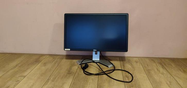 DELL monitor LCD 24 inch, Computers en Software, Monitoren, Zo goed als nieuw, 60 Hz of minder, DVI, VGA, In hoogte verstelbaar