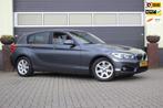 BMW 1-Serie 118i Executive | Trekhaak | Camera | Leer |, Te koop, Zilver of Grijs, Benzine, Hatchback
