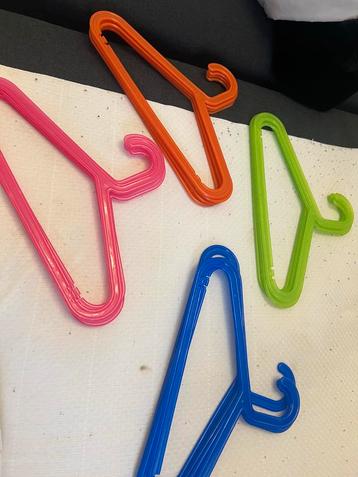 IKEA Kinderkledinghangers beschikbaar voor biedingen