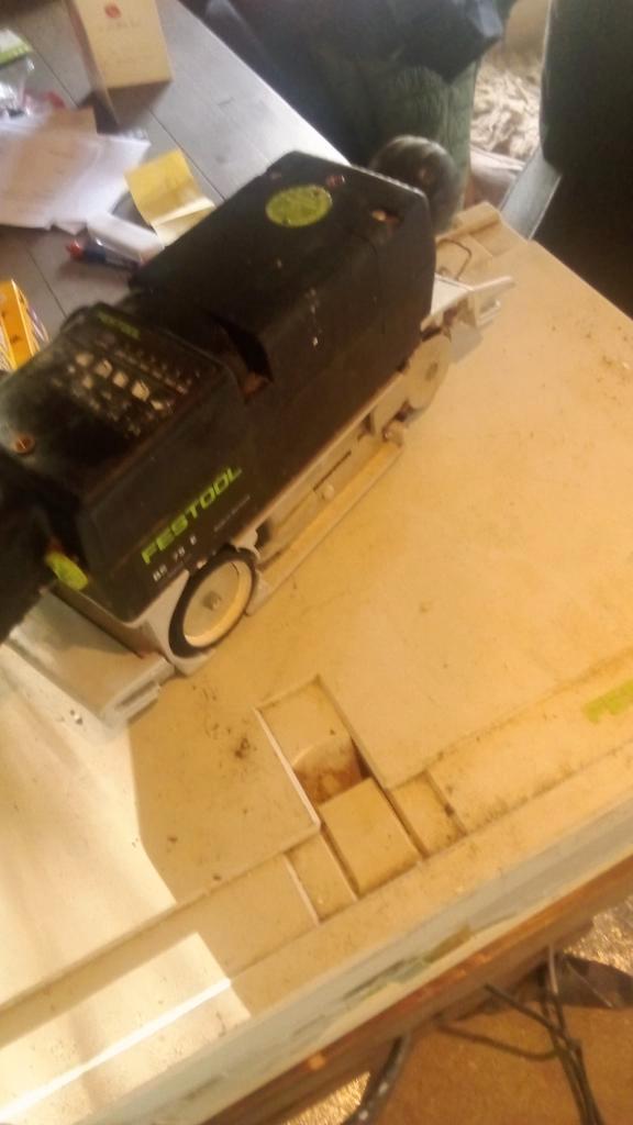 Festool Bandschuurmachine BS75 E SET  met Schuurraam, Doe-het-zelf en Verbouw, Gereedschap | Schuurmachines, Gebruikt, Bandschuurmachine