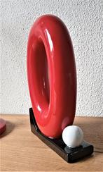 design vaas/keramiek/rood/wit/zwart /kunstzinnig item, Overige kleuren, Aardewerk of Porselein, Ophalen of Verzenden, Zo goed als nieuw