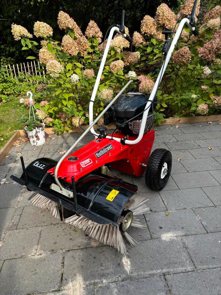 Tielburger TK17 Veegmachine - Zeer Nette Staat, Tuin en Terras, Veegmachines, Zo goed als nieuw, Ophalen
