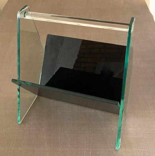 Design lectuurbak / krantenbak van glas, Huis en Inrichting, Woonaccessoires | Krantenbakken en Lectuurbakken, Zo goed als nieuw