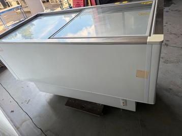 Vrieskist met glazen schuifdeksel suprmarkt horeca winkel beschikbaar voor biedingen