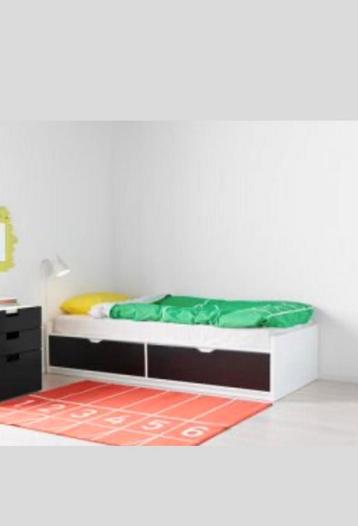 Ikea bed Flaxa met twee grote opberglades beschikbaar voor biedingen