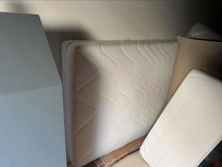 Matras 210 x 90cm, Huis en Inrichting, Slaapkamer | Matrassen en Bedbodems, Zo goed als nieuw, 90 cm, 210 cm, Tweepersoons, Ophalen