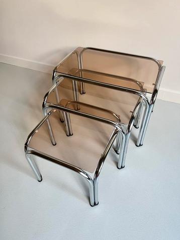 70’s Vintage Belogrom chroom set van drie nesting tafels beschikbaar voor biedingen