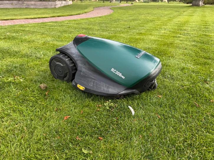 Robomow RC308 Pro robot grasmaaier, Tuin en Terras, Robotmaaiers, Gebruikt, Meer dan 25 cm, Met regensensor, Bestuurbaar via app