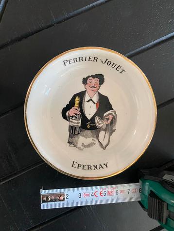 Perrier-Jouet Schoteltje Moulins des Loups beschikbaar voor biedingen