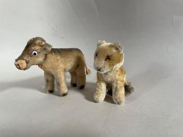 Twee antiek Steiff dieren Lea de leeuwin en Bessie de koe beschikbaar voor biedingen