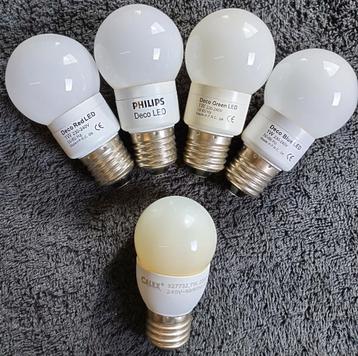 GRATIS 5 LED-lampen: 4x Philips Deco kleuren 1W, 1x Calex 7W beschikbaar voor biedingen