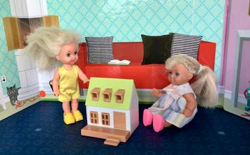 Vintage mini poppenhuisje voor Barbie of poppenhuis beschikbaar voor biedingen