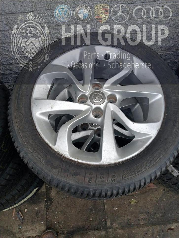 Opel Corsa 16 inch Velgen + winterbanden, Auto-onderdelen, Banden en Velgen, Banden en Velgen, Winterbanden, Personenwagen, Gebruikt