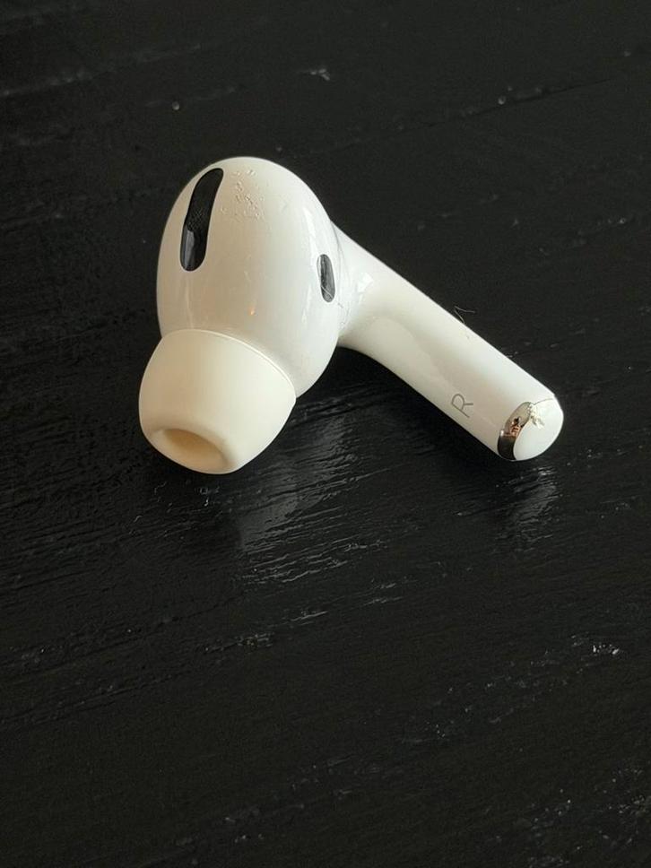 AirPods Pro 1 Onderdelen - Case, Oortje (Rechts), Audio, Tv en Foto, Koptelefoons, Gebruikt, Overige merken, Draadloos, Ophalen of Verzenden
