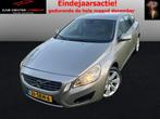 Volvo V60 1.6 T4 Momentum leder airco, Auto's, Volvo, Voorwielaandrijving, 15 km/l, 4 cilinders, Handgeschakeld