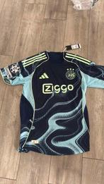 Ajax uitshirt 25/26 maat L. Nieuw met kaartjes en CL badge, Maat L, Ophalen of Verzenden, Nieuw, Shirt
