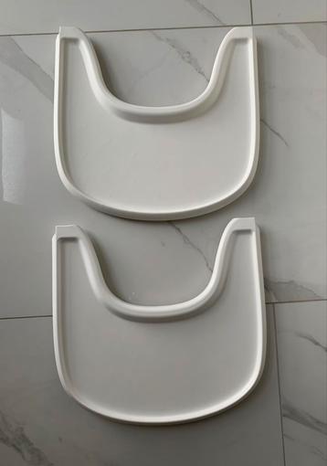 2x ALS NIEUW Stokke Wit Playtray ( Nieuwe Model ) , nette beschikbaar voor biedingen