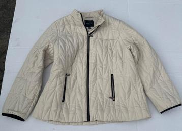 Dames tussenjas beschikbaar voor biedingen