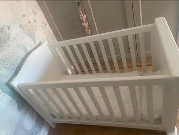 Kinderbedje met lattenbodem incl matras  beschikbaar voor biedingen