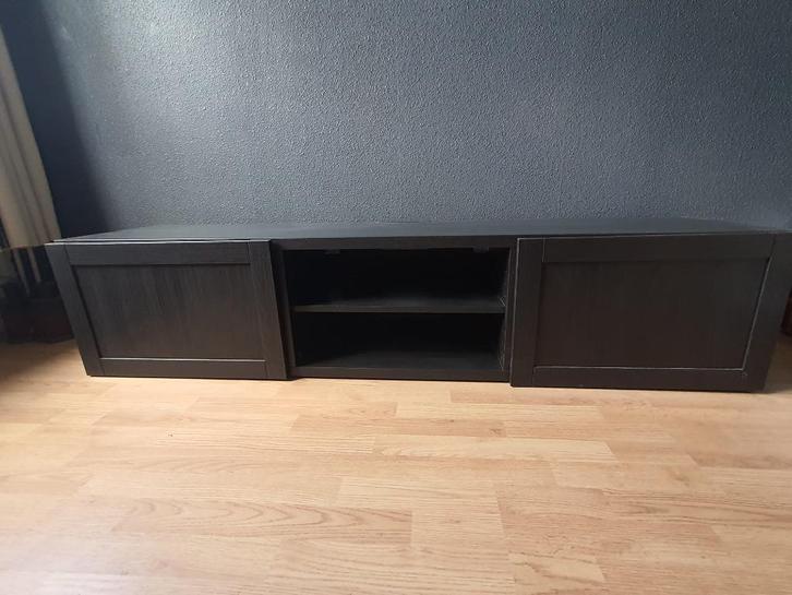 Te koop: Besta zwarte tv-kast., Huis en Inrichting, Kasten | Televisiemeubels, Zo goed als nieuw, Minder dan 100 cm, 150 tot 200 cm
