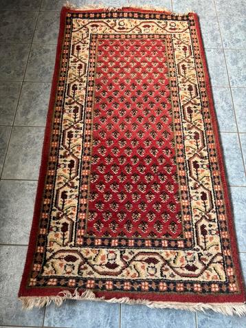 Vloerkleed perziche rode 140x75 cm prijs 40 euro beschikbaar voor biedingen