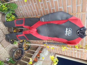 Wetsuit 5'3 (M) beschikbaar voor biedingen