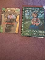 boeken klederdrachten antiek 2 zie de foto,s, Boeken, Ophalen of Verzenden, 19e eeuw, Gelezen
