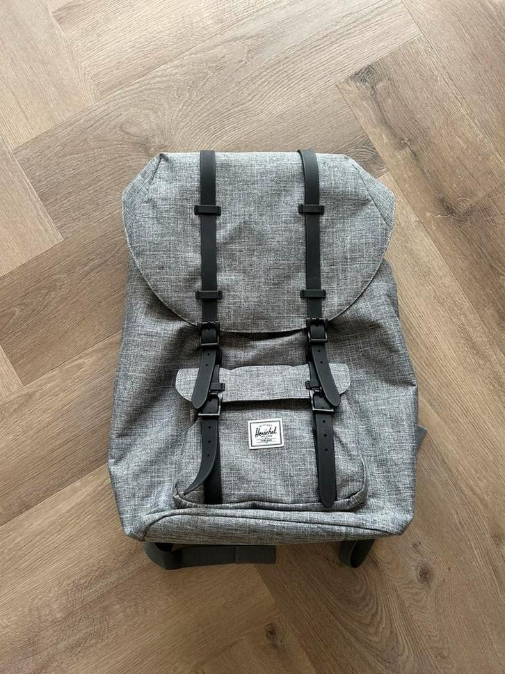 Herschel rugzak –zo goed als nieuw– Raven Crosshatch, Sieraden, Tassen en Uiterlijk, Tassen | Rugtassen, Zo goed als nieuw, Overige merken