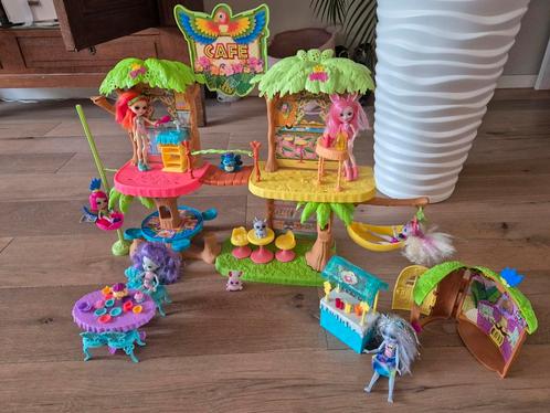 Enchantimals set incl diverse poppen, Kinderen en Baby's, Speelgoed | Poppenhuizen, Gebruikt, Ophalen