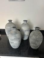 Leuke set van 4 stenen vazen, Ophalen, Zo goed als nieuw, Overige kleuren, Minder dan 50 cm