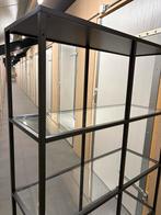 Moderne vitrinekast met glazen planken, Huis en Inrichting, Kasten | Vitrinekasten, Ophalen, Met plank(en), Gebruikt, 50 tot 100 cm