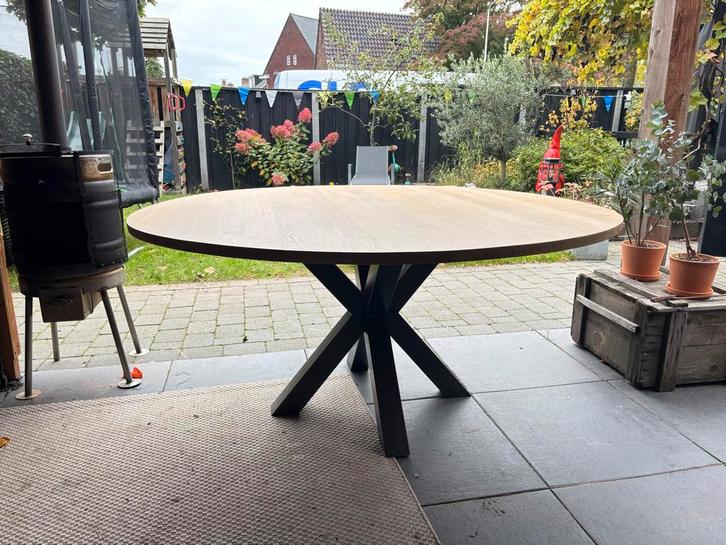 Ronde eettafel 160cm eiken blad, metalen kruispoot, Huis en Inrichting, Tafels | Eettafels, Zo goed als nieuw, 150 tot 200 cm
