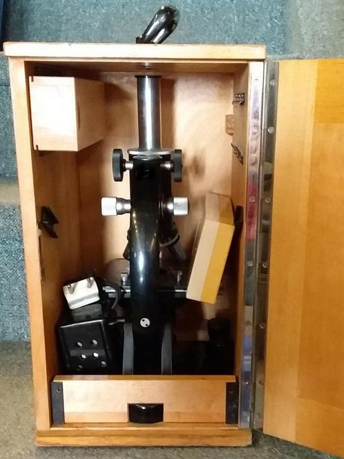 Oude zwarte Zeiss Winkel microscoop in houten kist, Audio, Tv en Foto, Optische apparatuur | Microscopen, Gebruikt, Biologische microscoop