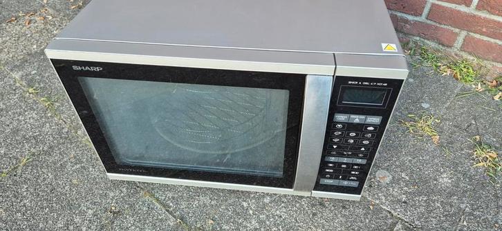 Sharp Combimagnetron - Zo goed als nieuw!, Witgoed en Apparatuur, Magnetrons, Zo goed als nieuw, Vrijstaand, Combimagnetron, 45 tot 60 cm