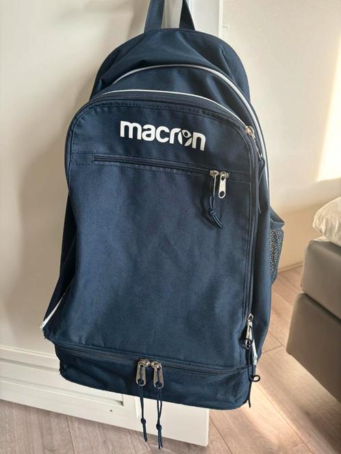 Rugtas voetbal merk Macron donkerblauw, Sieraden, Tassen en Uiterlijk, Tassen | Rugtassen, Gebruikt, Overige merken, Ophalen of Verzenden