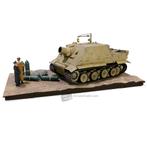 Sturmtiger Prototype met interieur Forces of Valor 802001A, Hobby en Vrije tijd, Modelbouw | Auto's en Voertuigen, 1:32 tot 1:50