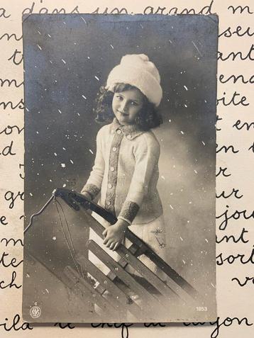 31-12-1914 Meisje met slee (IT) beschikbaar voor biedingen