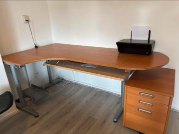 In hoogte verstelbaar bureau 200 x 112