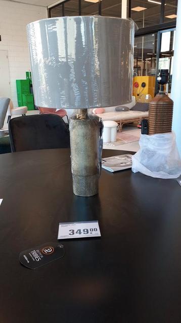 Set van 2 Lampen & Nachtkastjes beschikbaar voor biedingen