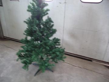 2x kunst kerstboom beschikbaar voor biedingen