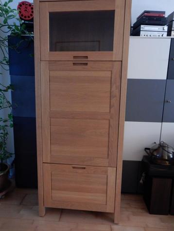 Massief Eiken kwaliteits kolom kast in perfecte staat beschikbaar voor biedingen