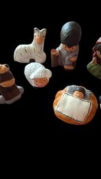 Handgeschilderd keramisch Kerststalletje kersttafereeltje, Verzamelen, Beelden en Beeldjes, Ophalen of Verzenden, Zo goed als nieuw