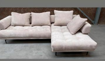 Nagenoeg nieuwe hoekbank met chaise longue 
