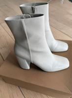 Steve Madden laarsjes, Kleding | Dames, Schoenen, Ophalen of Verzenden, Zo goed als nieuw, Beige