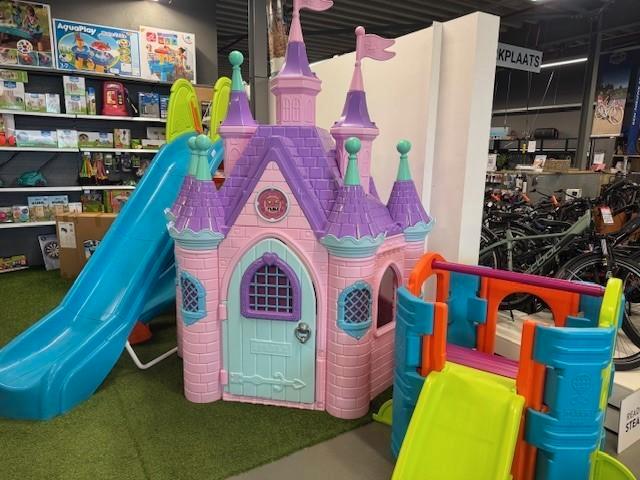Feber Super Palace speelhuis nieuw uit voorraad nu €529, Kinderen en Baby's, Speelgoed | Buiten | Los speelgoed, Nieuw, Ophalen of Verzenden
