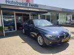 BMW 3-serie 320i High Executive|2013|PDC|CLIMA|NAVI|CRUISE, Auto's, Achterwielaandrijving, 4 cilinders, Blauw, Bedrijf