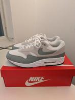 Air Max 1 - Mica Green - 12/46 - Nieuw, Kleding | Heren, Schoenen, Wit, Nike, Nieuw, Ophalen of Verzenden