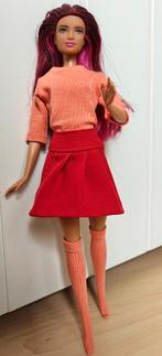 Barbiekleertjes/Barbiekleding: Vrolijk rokje, shirt, kousen, Verzenden, Nieuw, Barbie