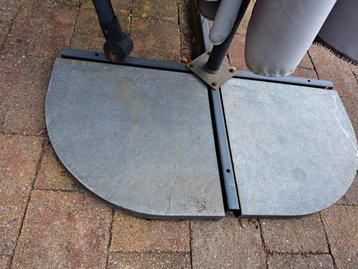 2 Parasoltegels  beschikbaar voor biedingen